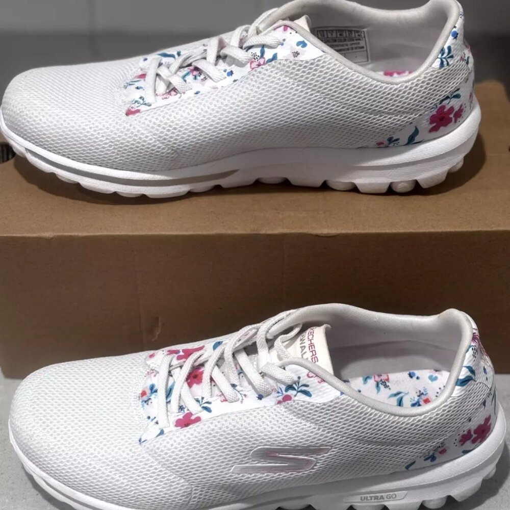 Skechers GOwalk Floral Print Washable Bungee Sneakers - Womens Size 10EW